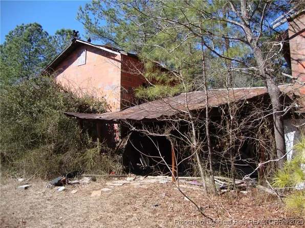 512 Stage Rd, Spring Lake, NC 28390