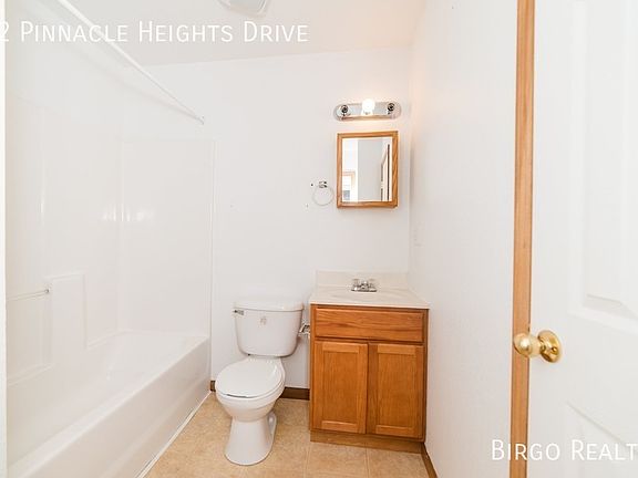 5th image of 1412 Pinnacle Heights Dr