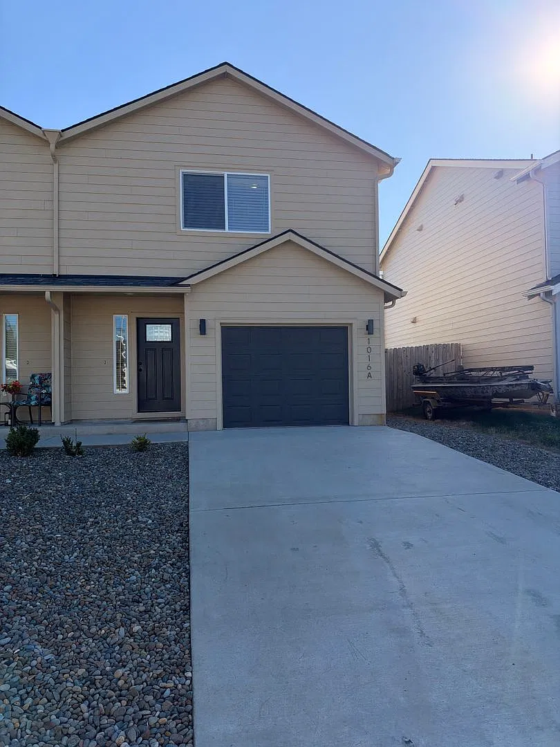 1016 Peach St. Winlock — Photo 1