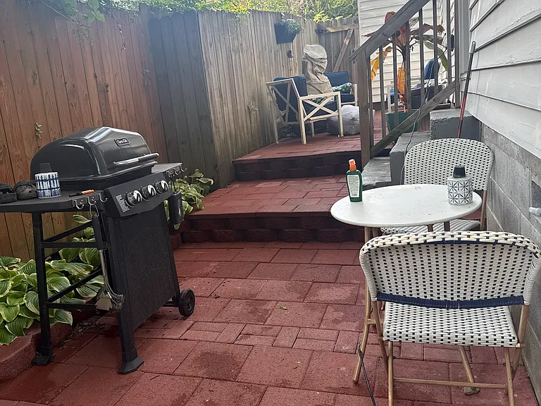 205 Poe St — Photo 56