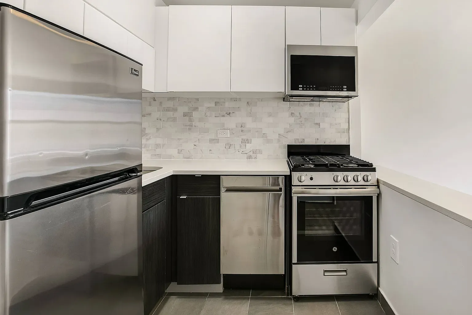 315 East 21st Street — Photo 4