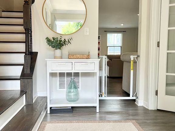 3rd image of 1904 Glissade Ln