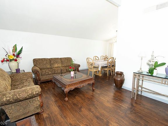 3rd image of 6785 Groveview Ln