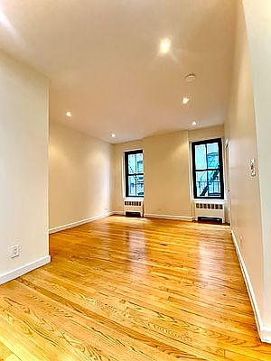 5th image of 516 E 79th St APT 3A