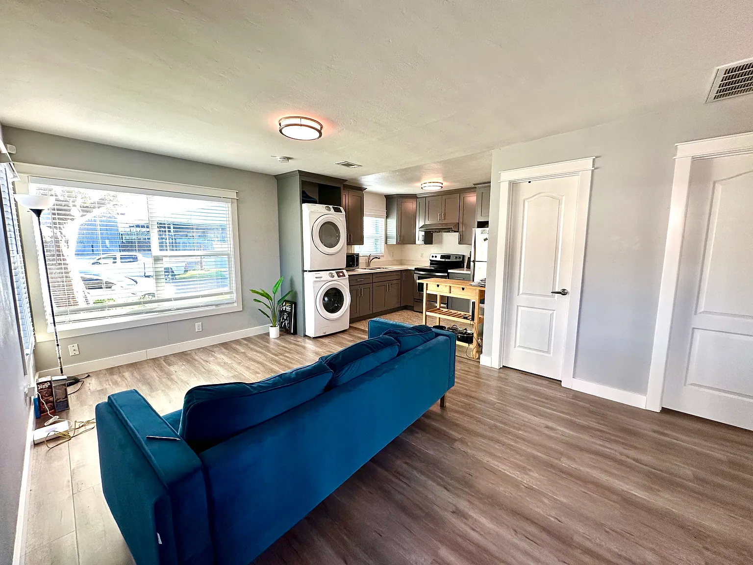 2 bed, 650 sqft, $2,500 — Photo 4