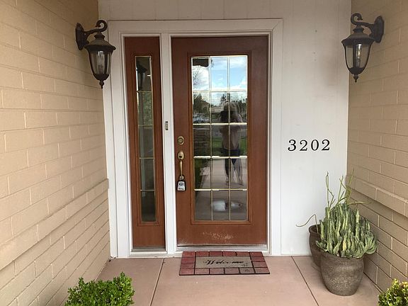 5th image of 3202 E Missouri Ave