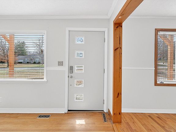 5th image of 1345 E Walnut Street