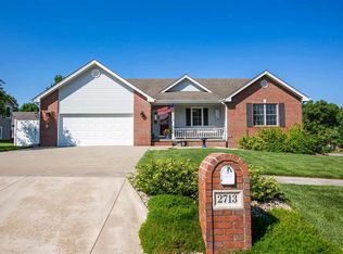 2713 Saint Michael Cir, Manhattan, KS 66502