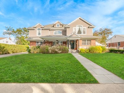 87 East Street, New Hyde Park, NY, 11040