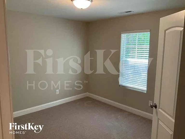 2041 Samantha Dr — Photo 14