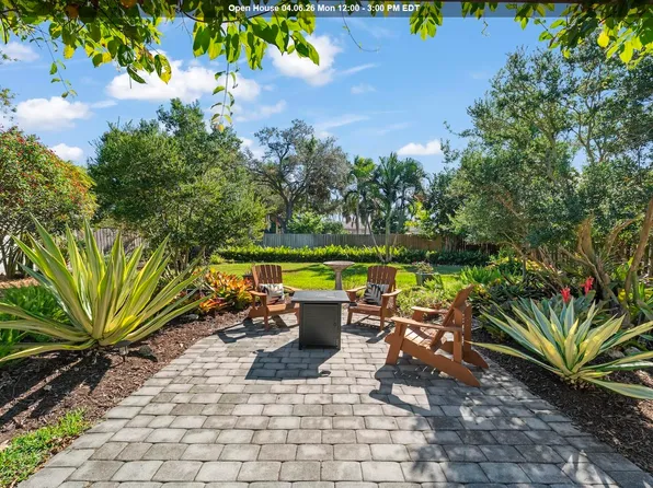 3325 Avocado Dr, Fort Myers, FL 33901