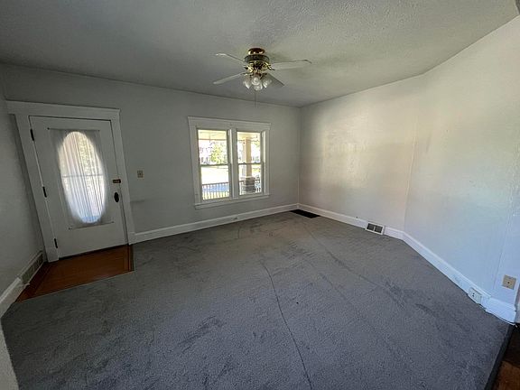 3rd image of 15523 Clifton Blvd