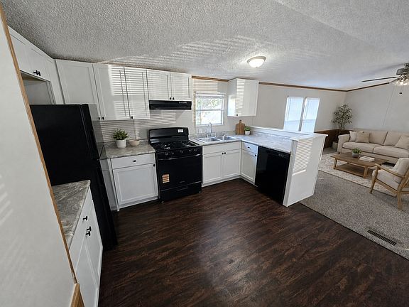 3rd image of 92 Hudson St #92HU