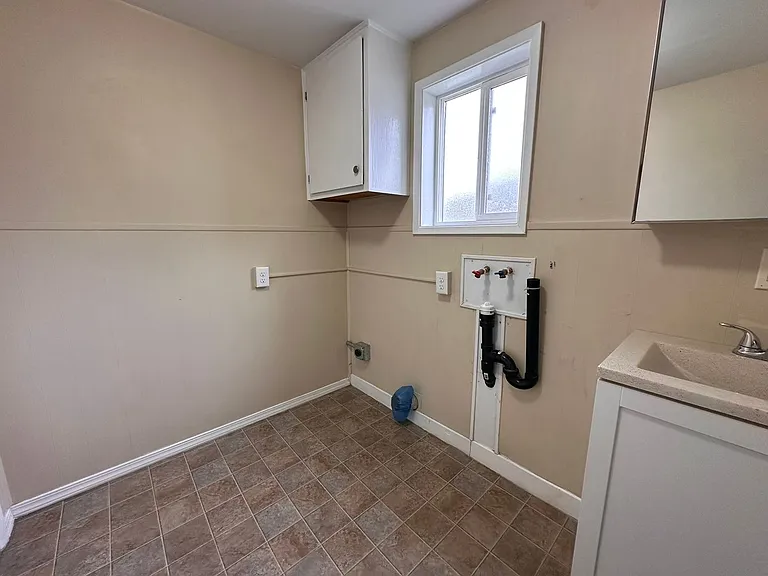 2306 J St — Photo 17