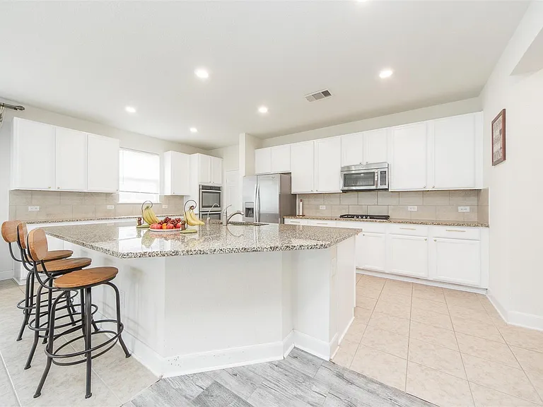 15406 Easton Gate Ln — Photo 8