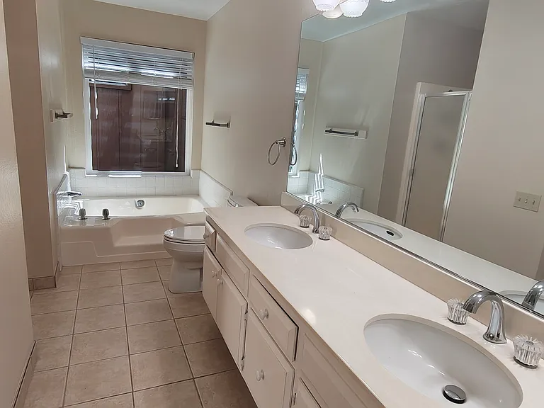 613 Edgebrook Ct — Photo 19