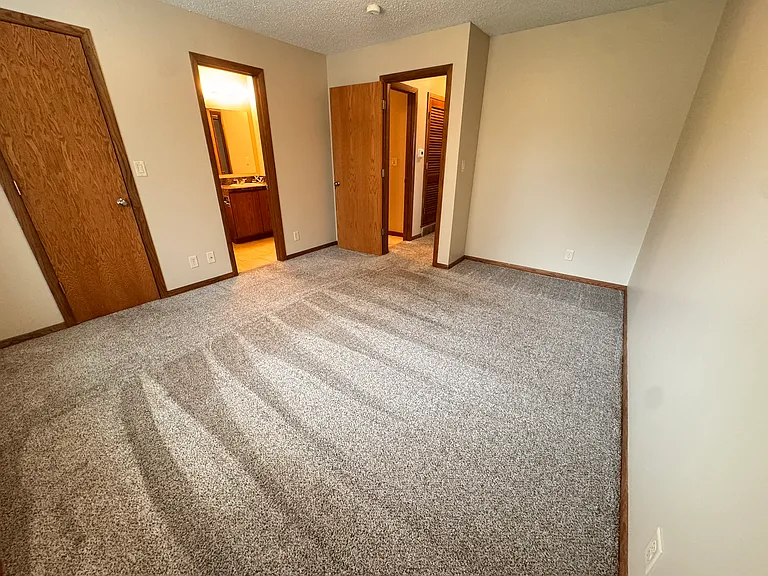 5120 Emerald Dr #13 — Photo 11