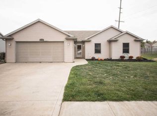 806 Thomas Dr, Angola, IN 46703