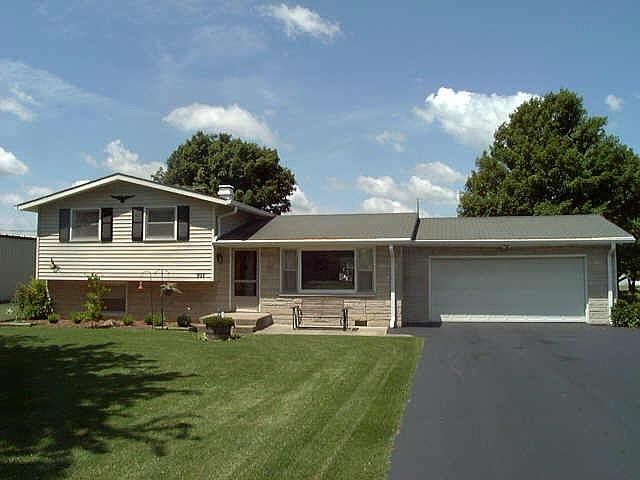 1st image of 215 S Daugherty Ln