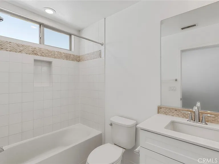 77 Jensen Ct — Photo 23
