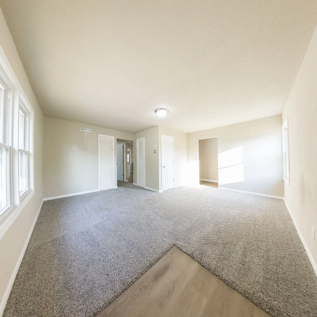 2 Bedroom 2 Stall Garage - East Side — Photo 4