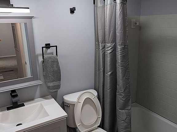 4th image of 3104 Lake Bayshore Dr #O-209