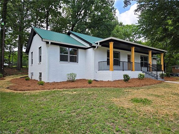 2nd image of 701 Willowmoore Ave
