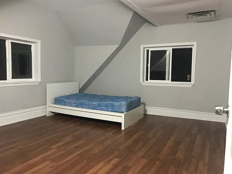 627 College St #1 — Photo 15