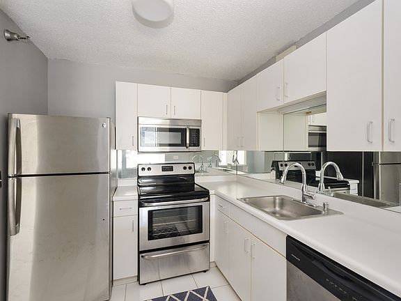 5th image of 1212 N Lasalle St APT 503