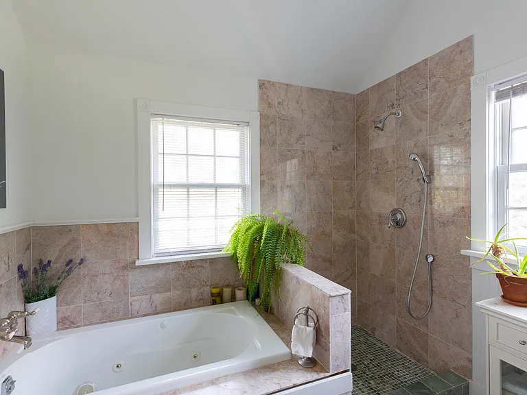 110 Mitchells Ln — Photo 10