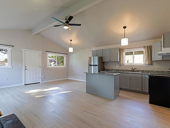 4th image of 1814 Stoddard St #A