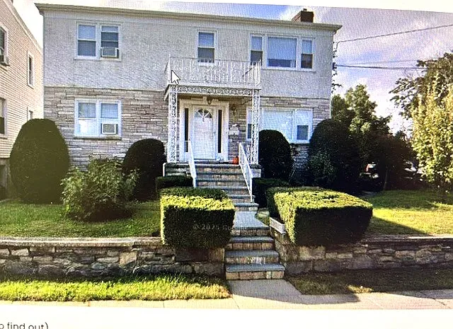 225 Lakeview Ave #1