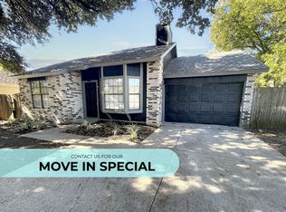 5518 Creek Valley Dr, Arlington, TX 76018