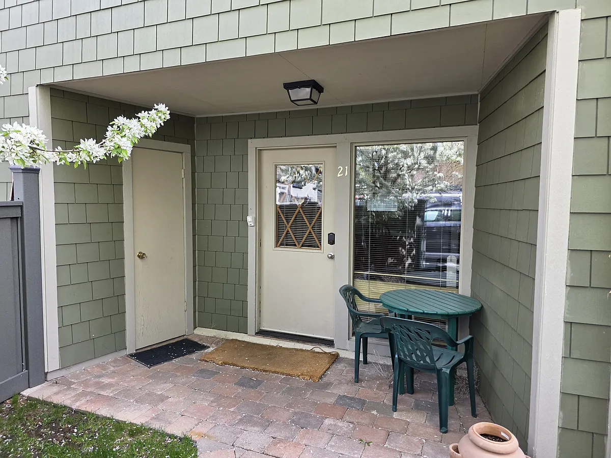 Building Photo - 280 3rd Ave #21