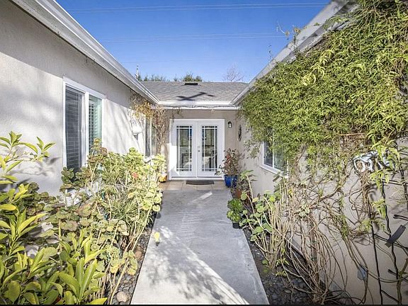 2nd image of 3229 Maddux Dr