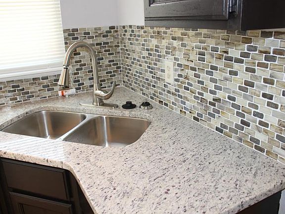 3rd image of 3020 Hallow Dr