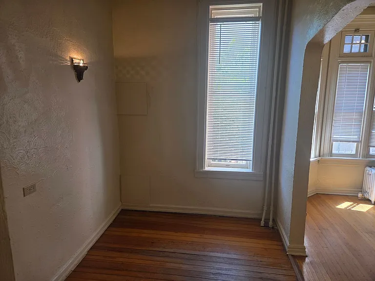 834 N Clarkson St — Photo 8