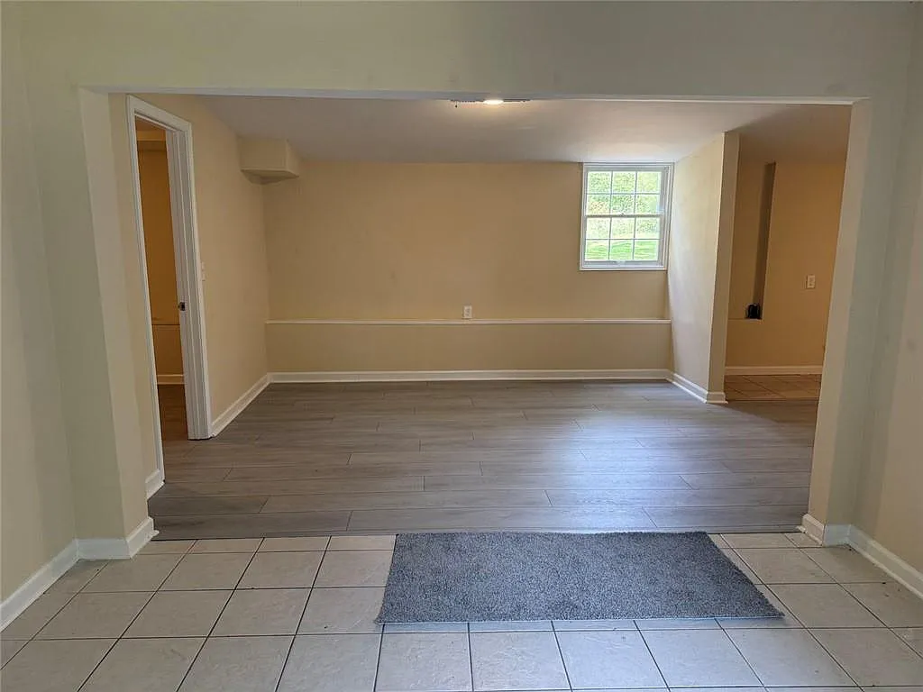 5 bed, 3.0 bath, 1918 sqft, $2,995 — Photo 4