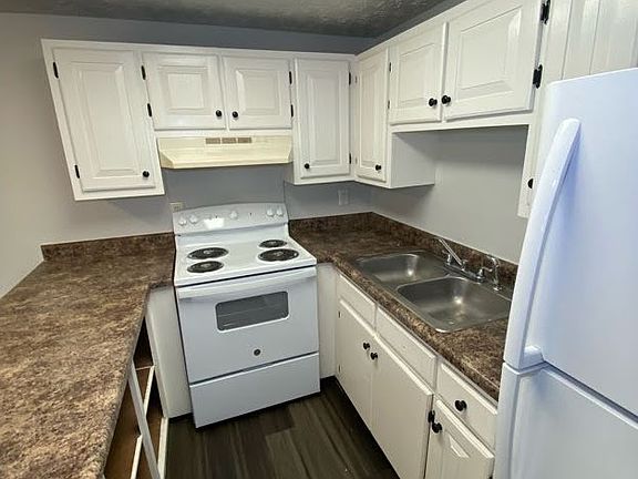 3rd image of 2328 E Side Ave APT 3