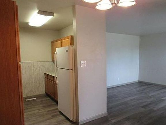 2nd image of 531 W 5th St #5206A8266