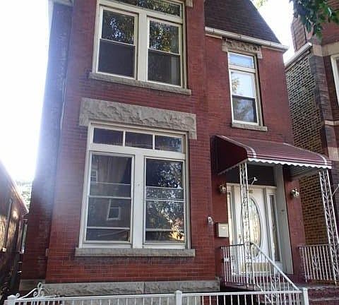 2nd image of 3608 S Hermitage Ave #1F