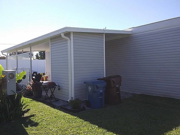 3rd image of 594 Haines Ave #594