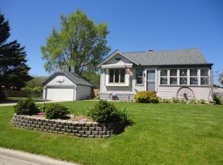 6335 N 101st St, Milwaukee, WI 53225