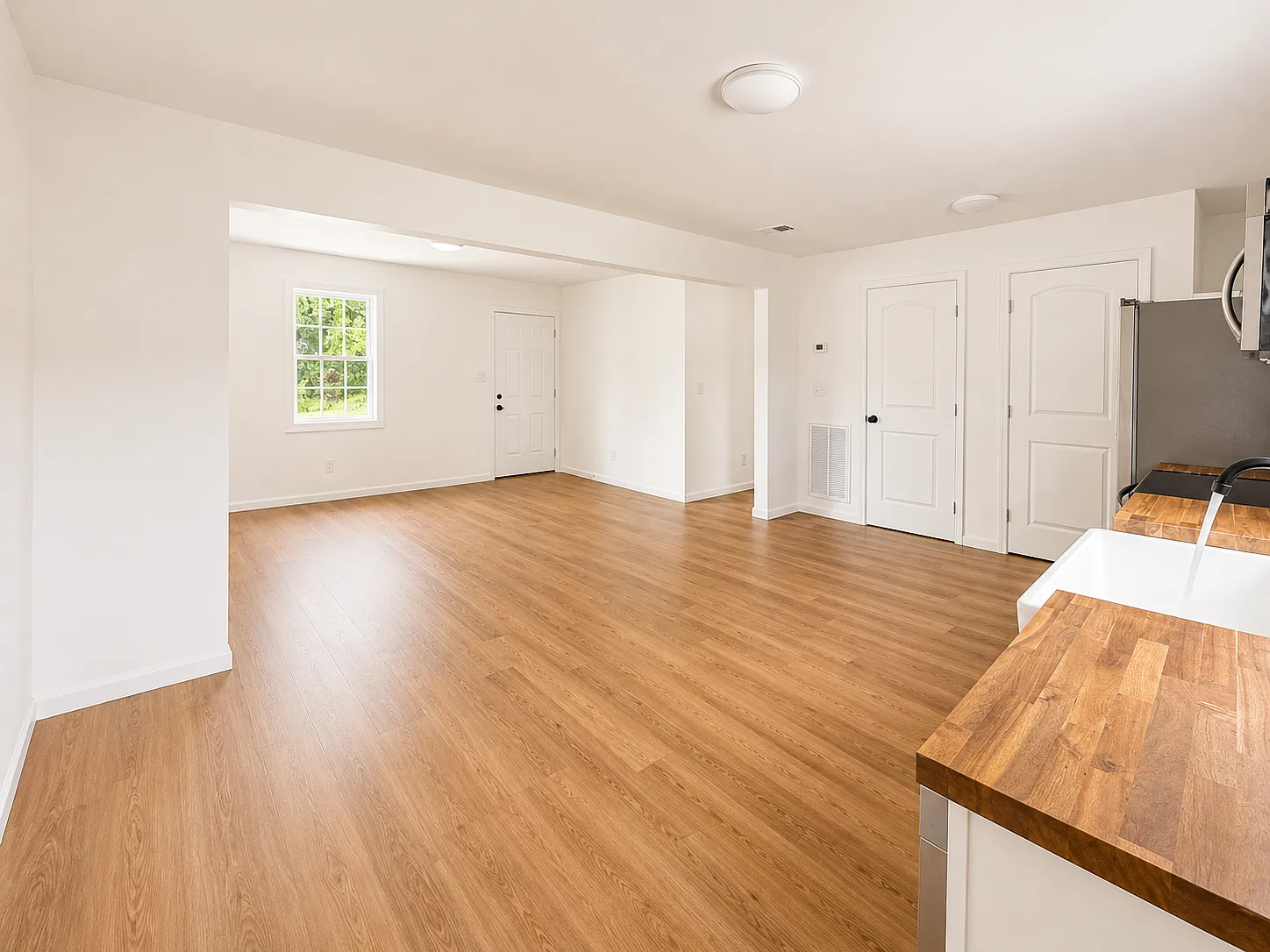 4 bed, 1300 sqft, $2,450 — Photo 4
