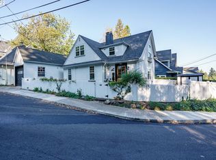 2851 SW Montgomery Dr, Portland, OR 97201