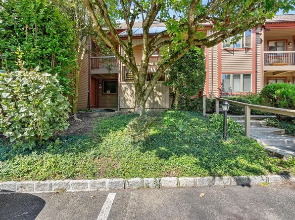305 Eagle Bay Drive #305, Ossining, NY 10562