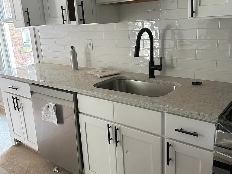 560 Howard Ave #3 — Photo 3