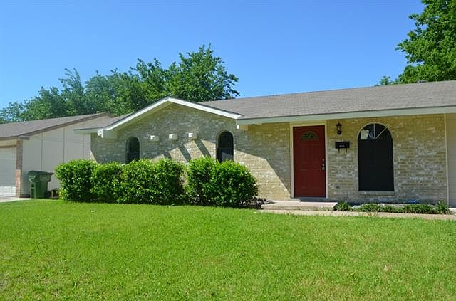 1st image of 3945 Cambridge Dr