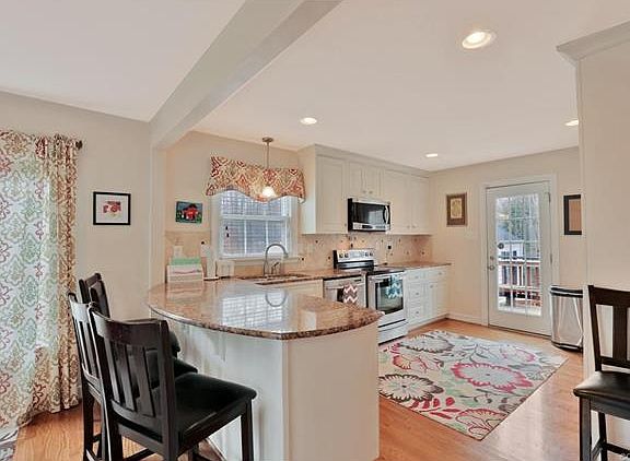 4th image of 1737 Cloister Dr