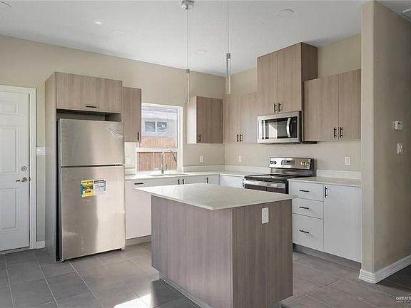5th image of 3501 Frio Ave #2